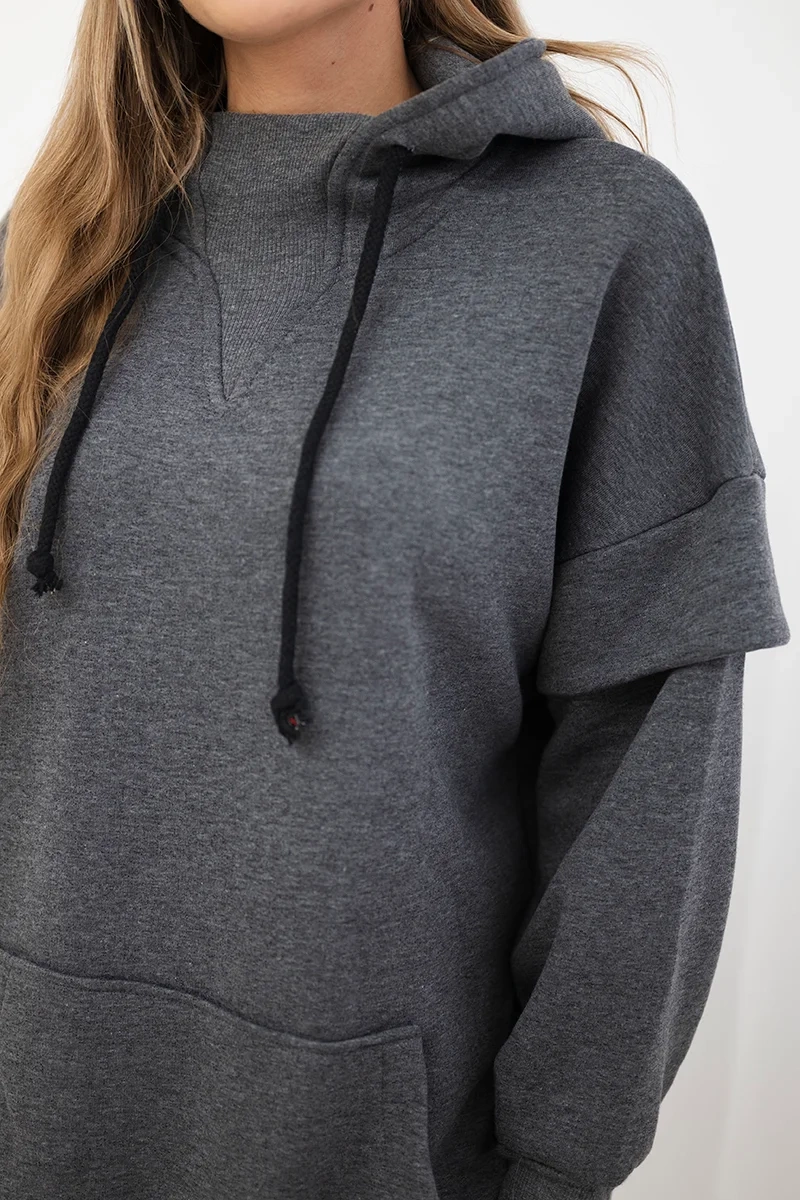 Insulated turtleneck sweatshirt made of graphite