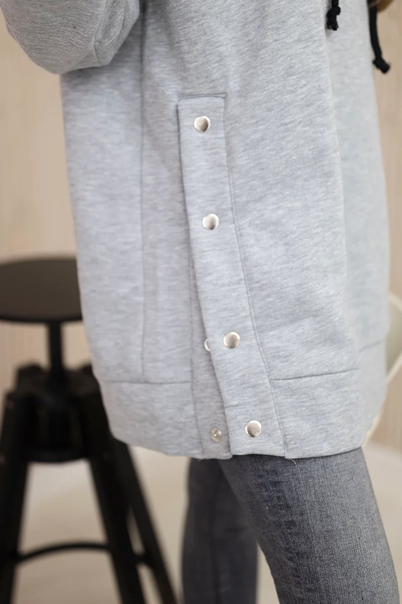Insulated sweatshirt with press studs in grey color
