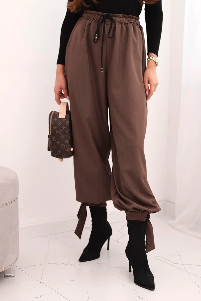 Kesi Włoski Women's pants with wide legs and ties at the bottom mocha