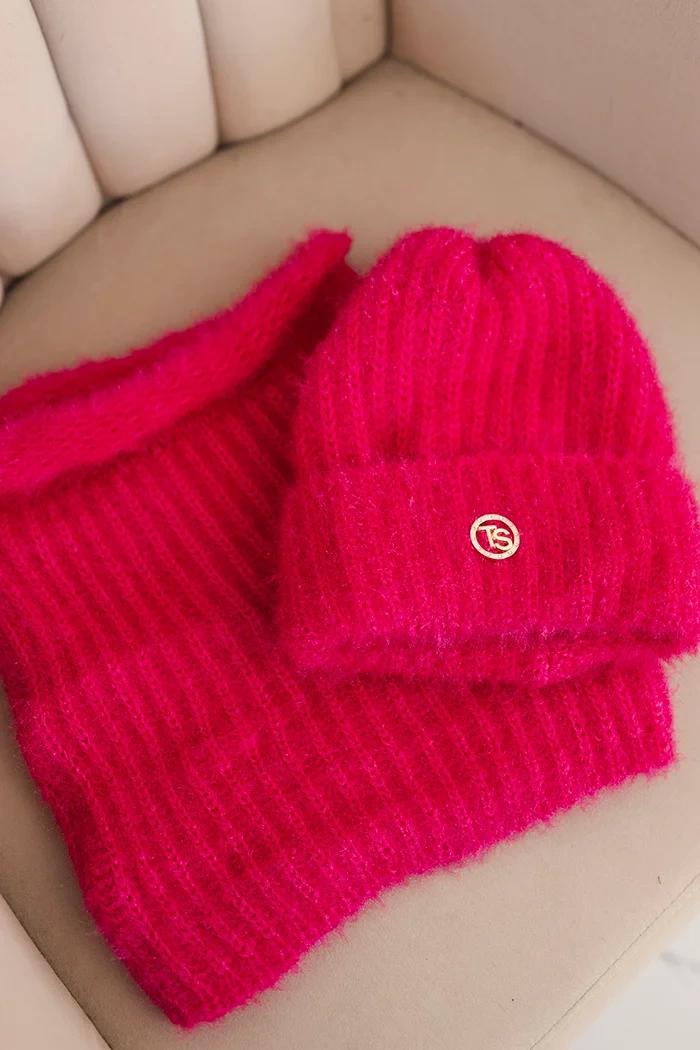 Kesi Women&#039;s set hat and winter fluffy cowl with decorative emblem fuchsia