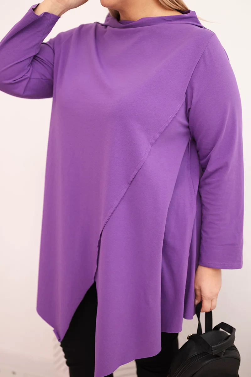 Plus size asymetrická blúzka s ohrnutými rukávmi