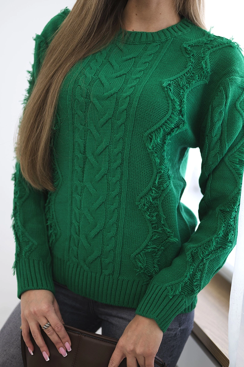 Sweater with cable weave in green color