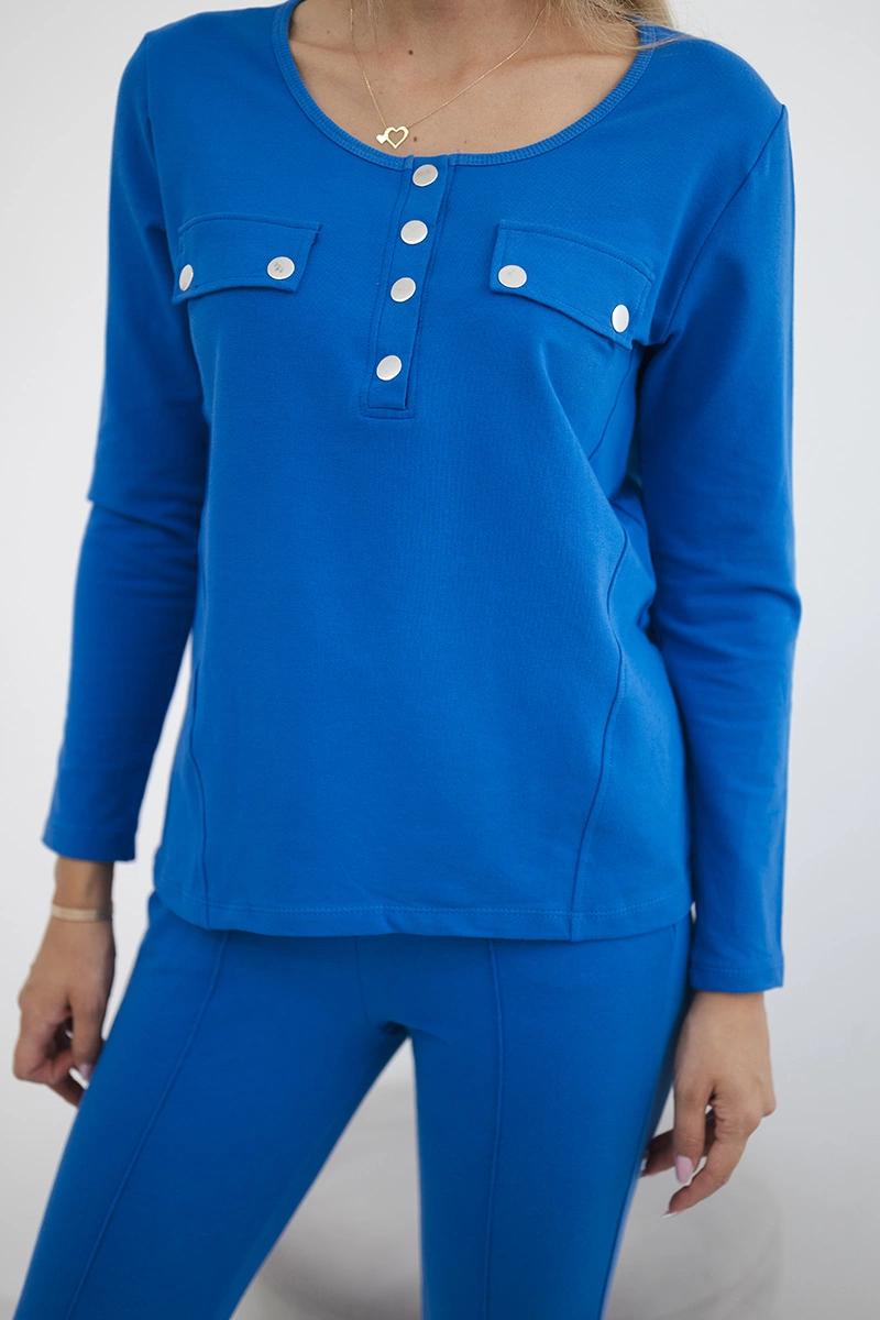 Set with press stud neckline in purple blue color