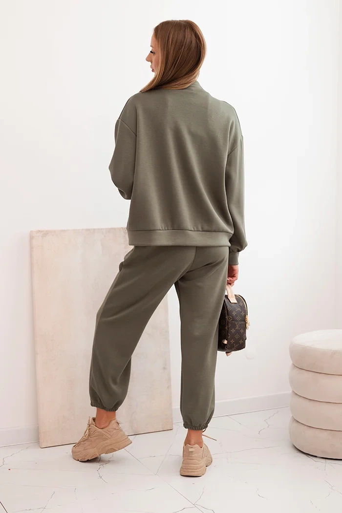 Kesi Włoski Women&#039;s set made of viscose with a zip-up sweatshirt and khaki pants