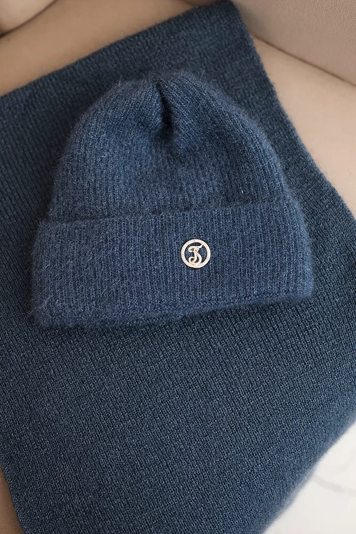 Kesi Women&#039;s set with a cap and a snood made of soft knit denim