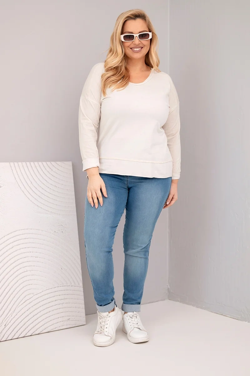 Kesi Plus Size top s výstřihem do V a delším hřbetem