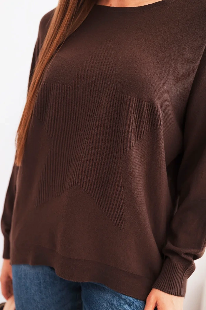 Kesi Włoski Women's sweater with a longer back and embossed star brown