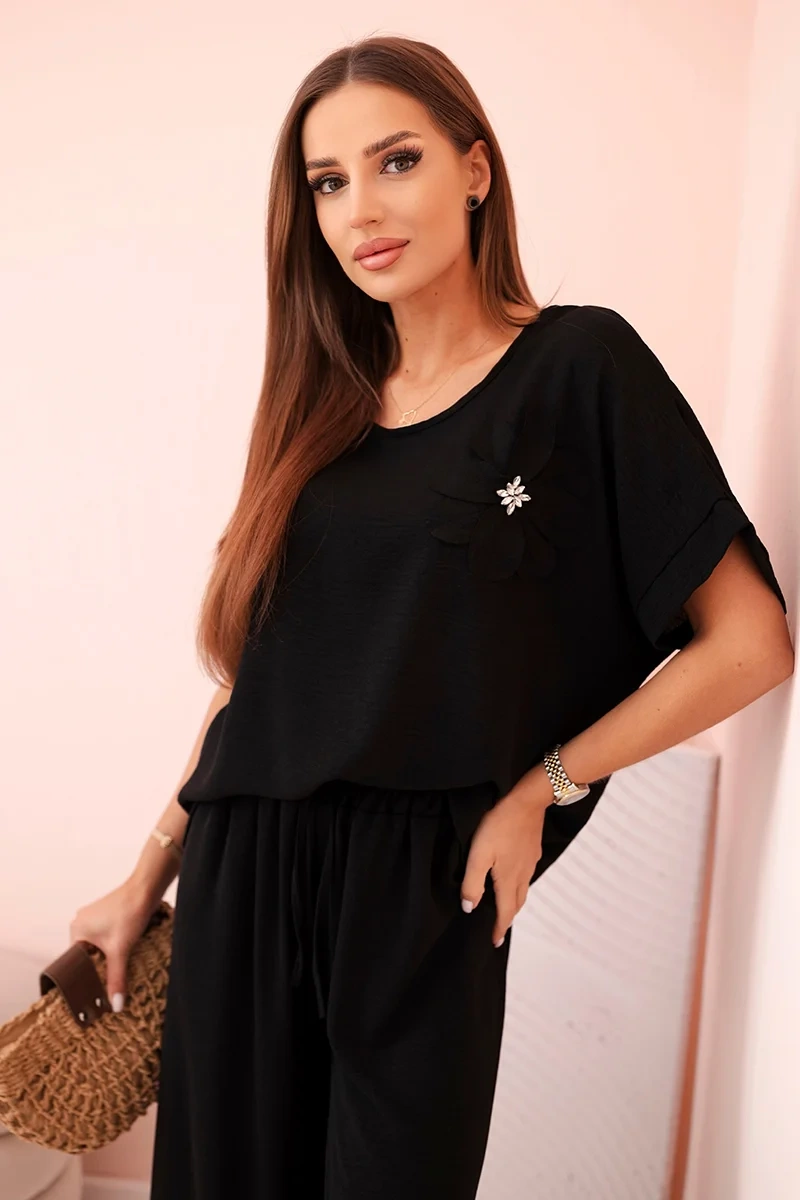 Kesi Włoski Women's viscose set with decorative flower and wide trousers - fuchsia black