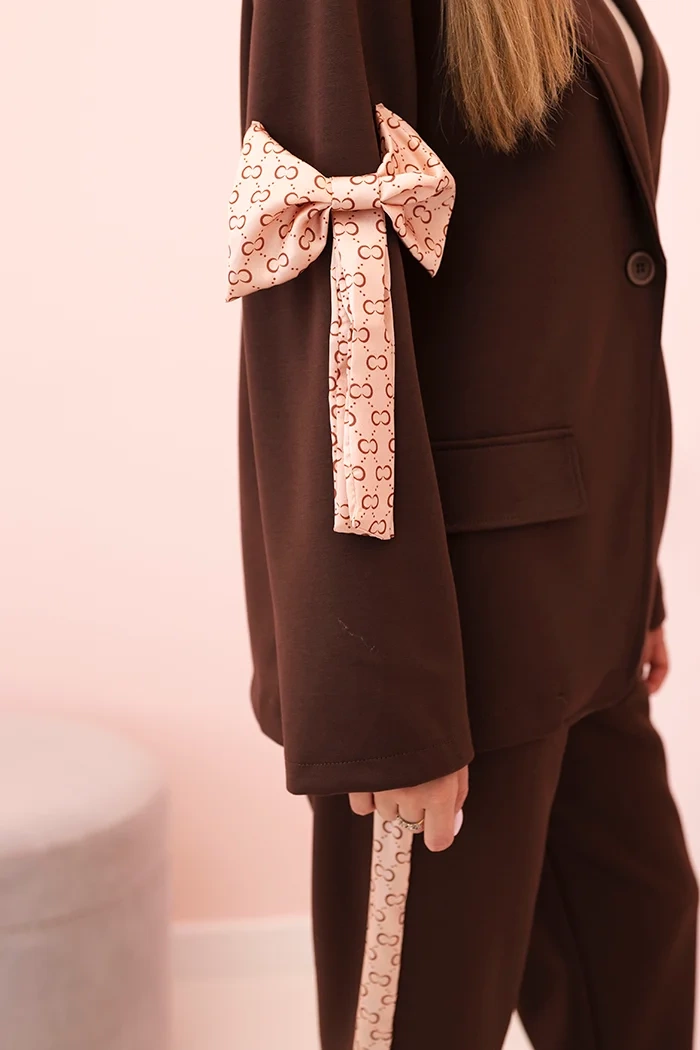 Kesi Włoski Women&#039;s set with viscose – blazer with lapels and pants with a stripe brown