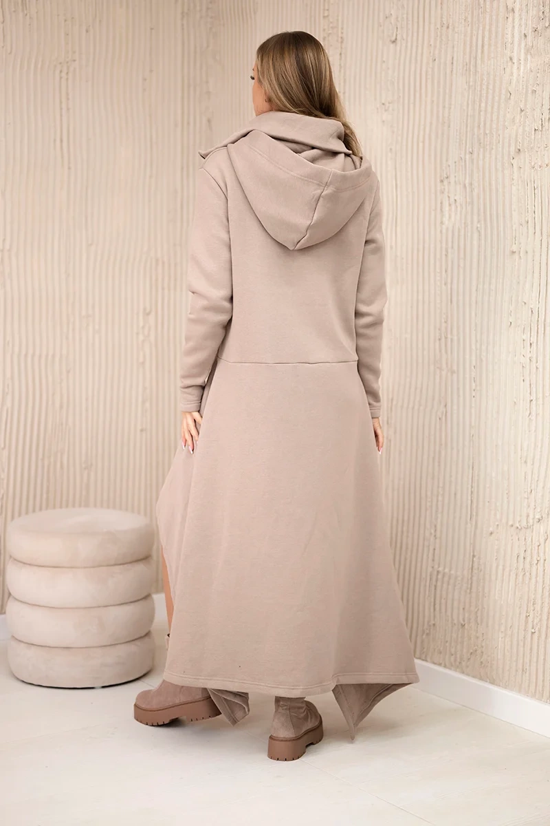 Insulated dress with longer sides in dark beige color