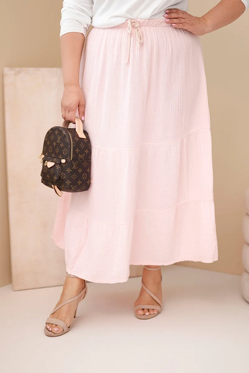 Růžová plus size muselinová sukně s volány