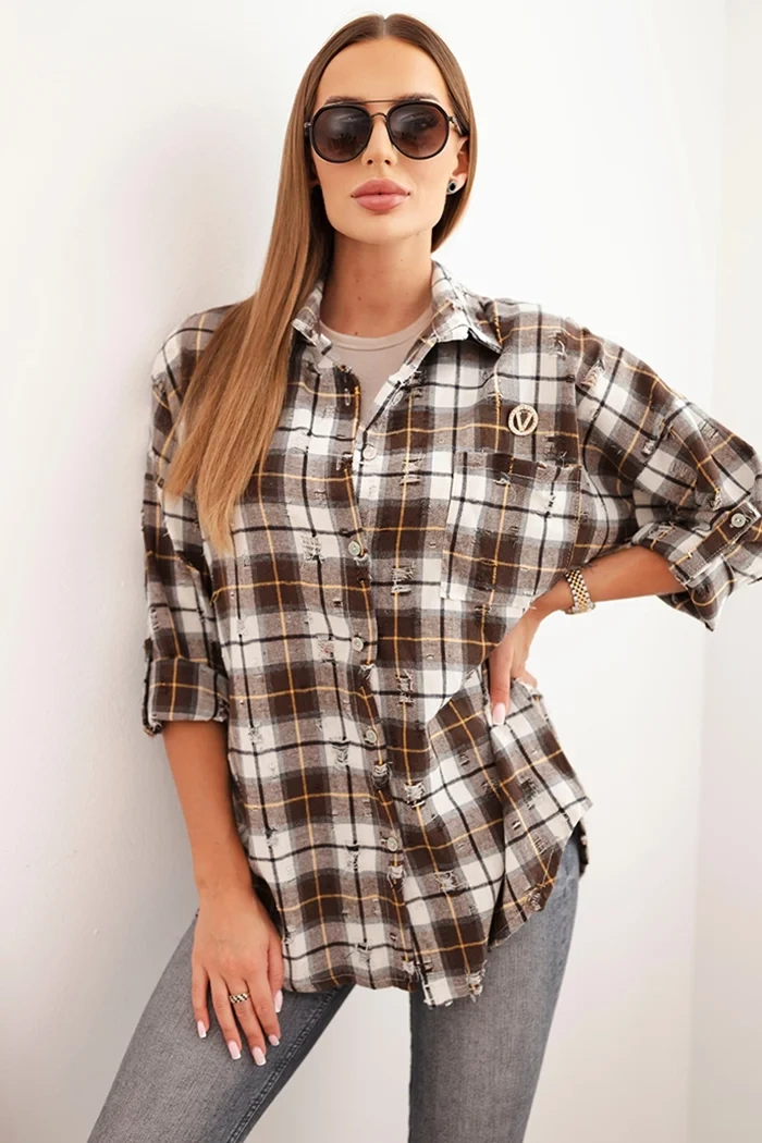 Kesi Włoski Women's cotton plaid shirt with a distressed effect brown