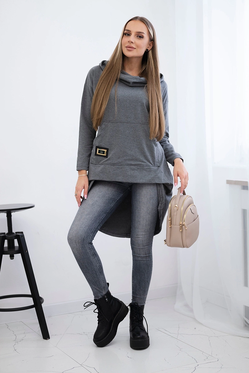 Sweatshirt with a long back and a graphite hood