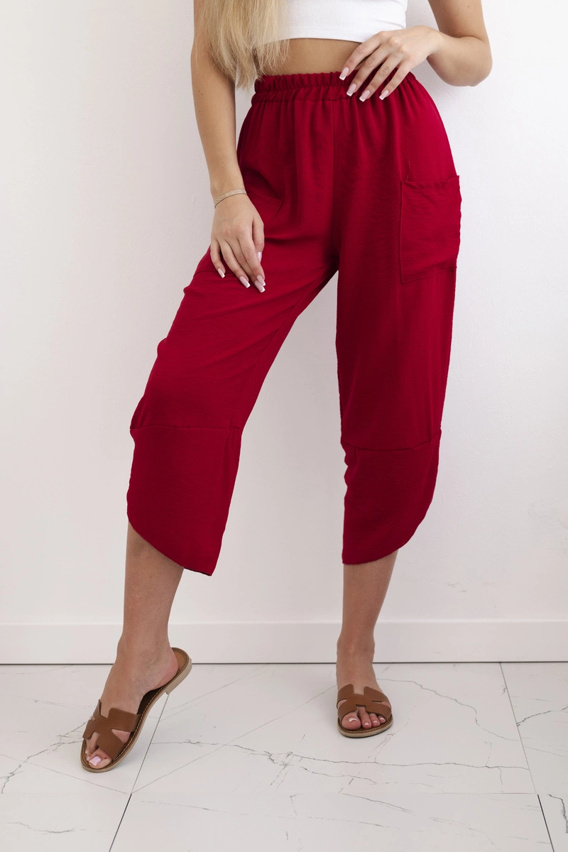 Wide-leg trousers with burgundy pockets
