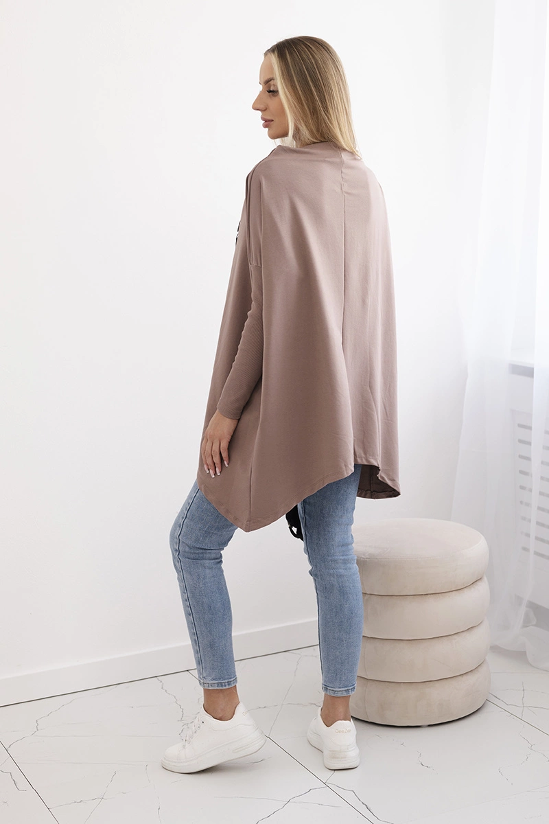 Oversize sweatshirt with mocha asymmetrical sides