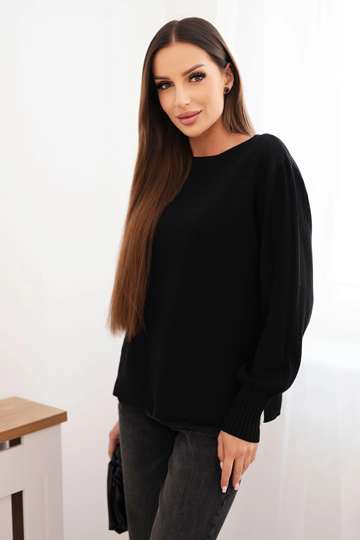Kesi Włoski Women's viscose sweater with long sleeves and side slits black