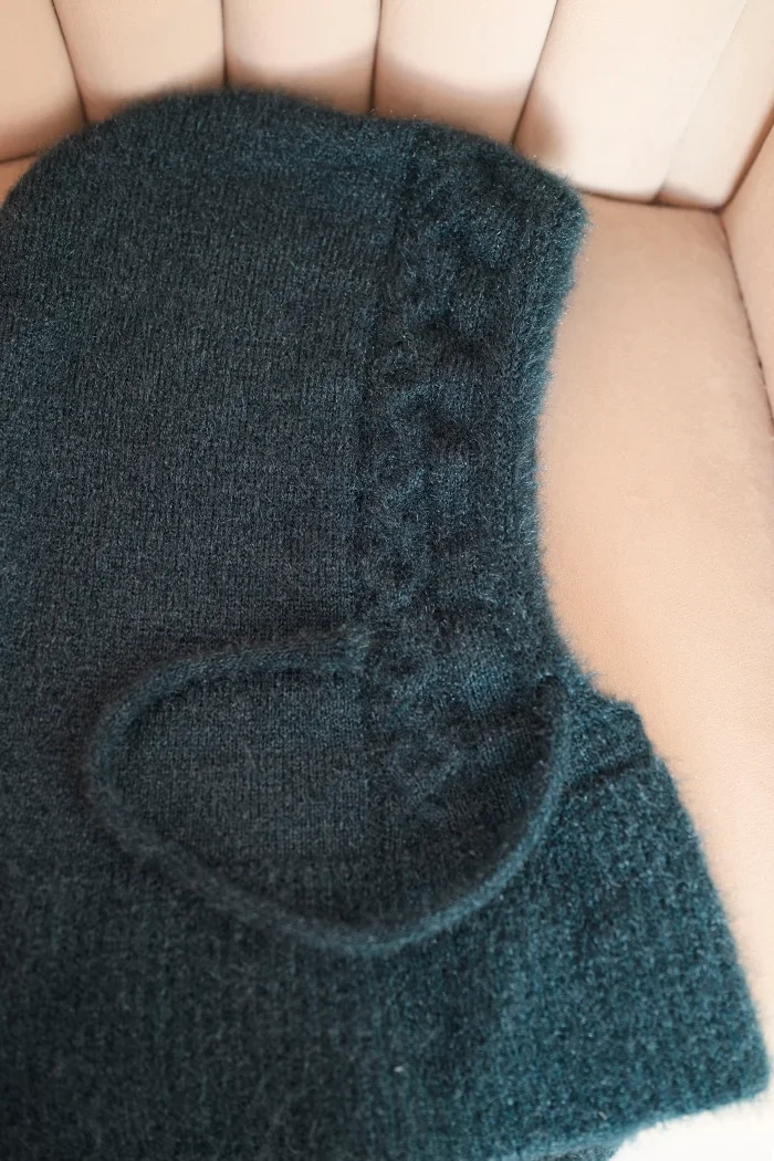 Polski Women&#039;s hooded cap with ties and braided pattern sea green