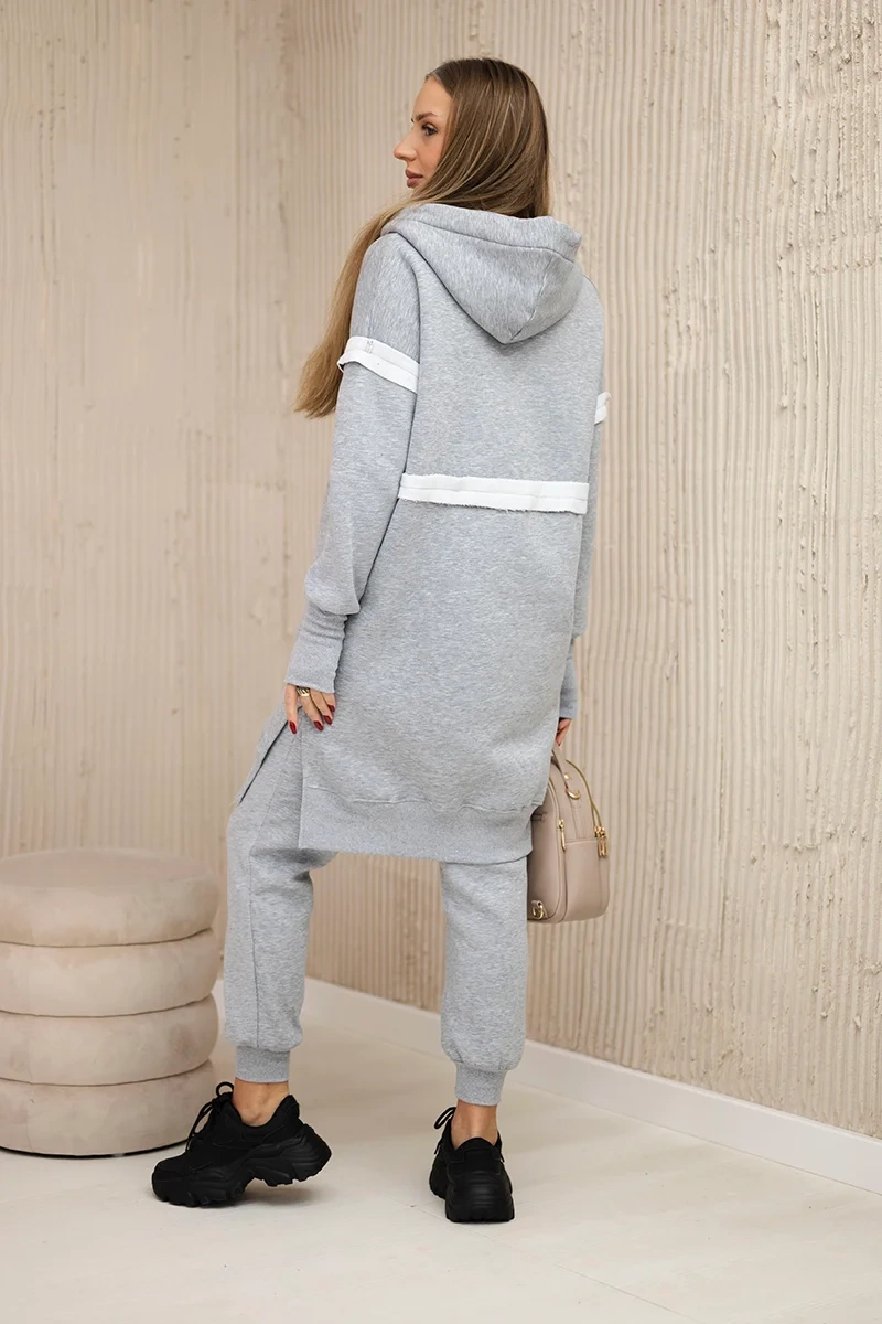Insulated set with a long sweatshirt in gray color