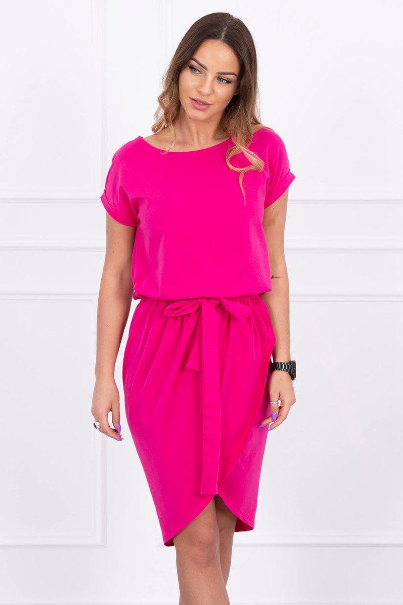 Tied dress with a fuchsia clutch bottom