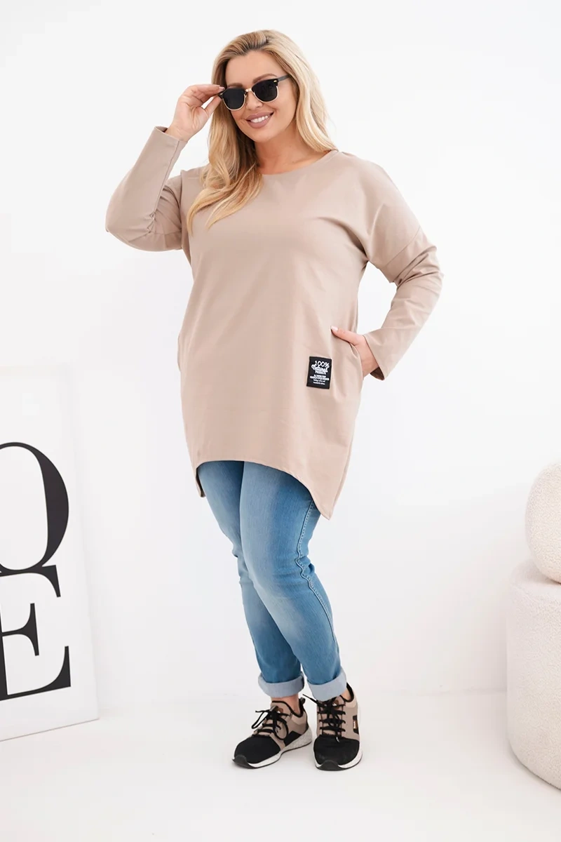 Plus-size blúzka s predĺženým chrbtom camel