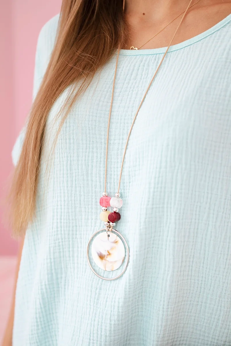 Kesi Włoski Muslin blouse with a necklace mint