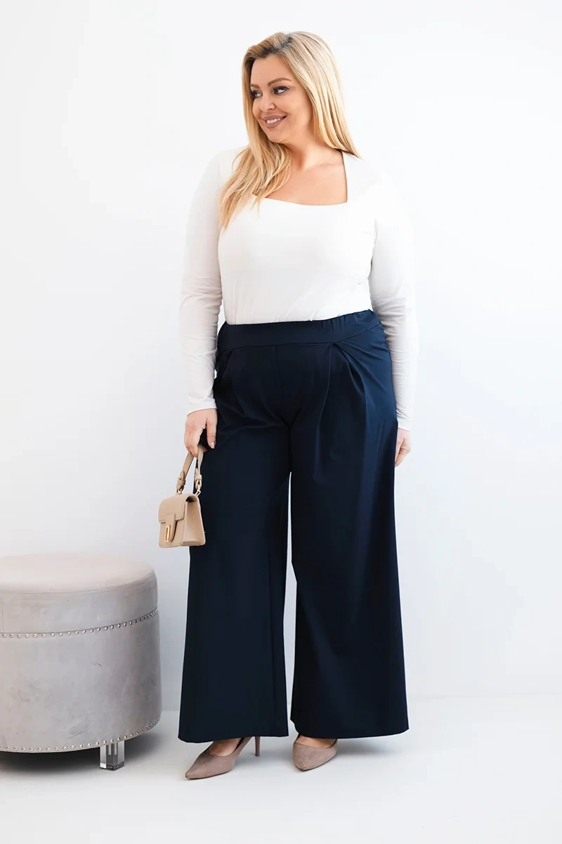 Plus size nohavice s širokými nohavicami a záhybmi