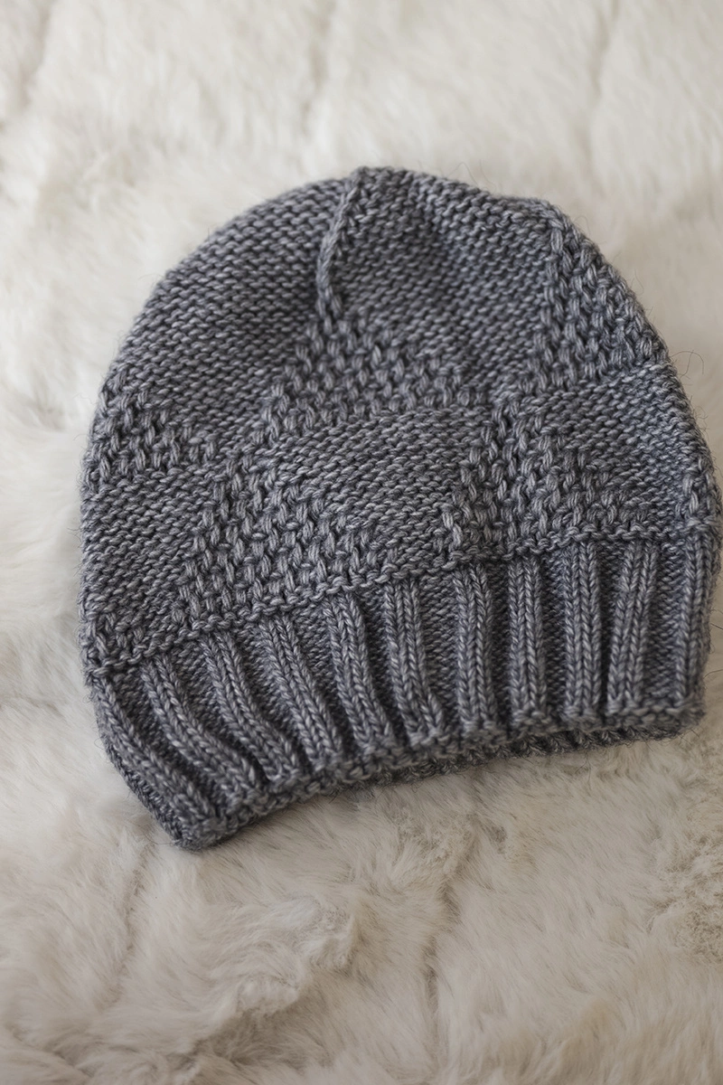Women&#039;s cap Danuta K331 dark gray