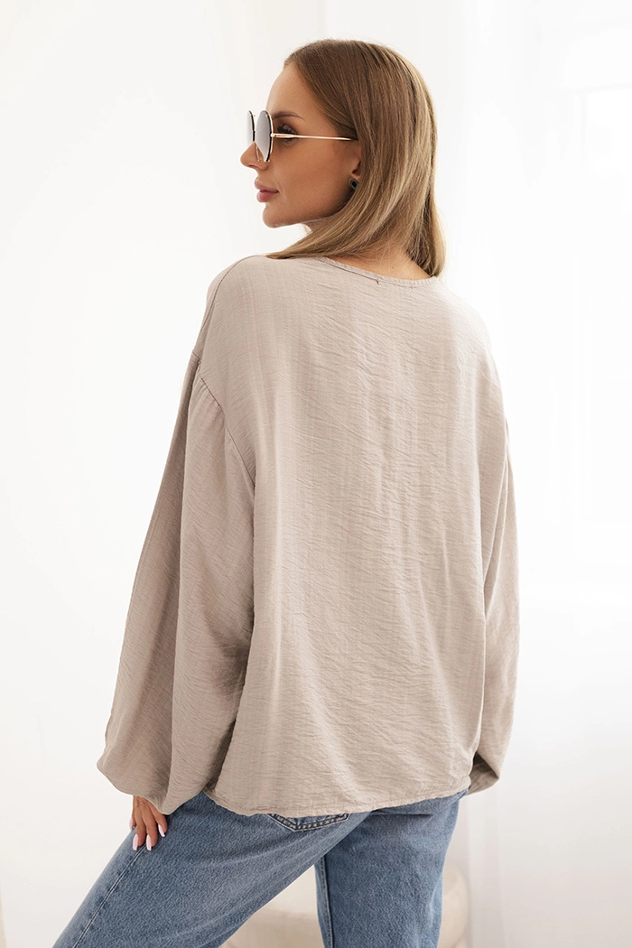 Kesi Włoski Women's blouse with viscose, gathered neckline and fango decoration