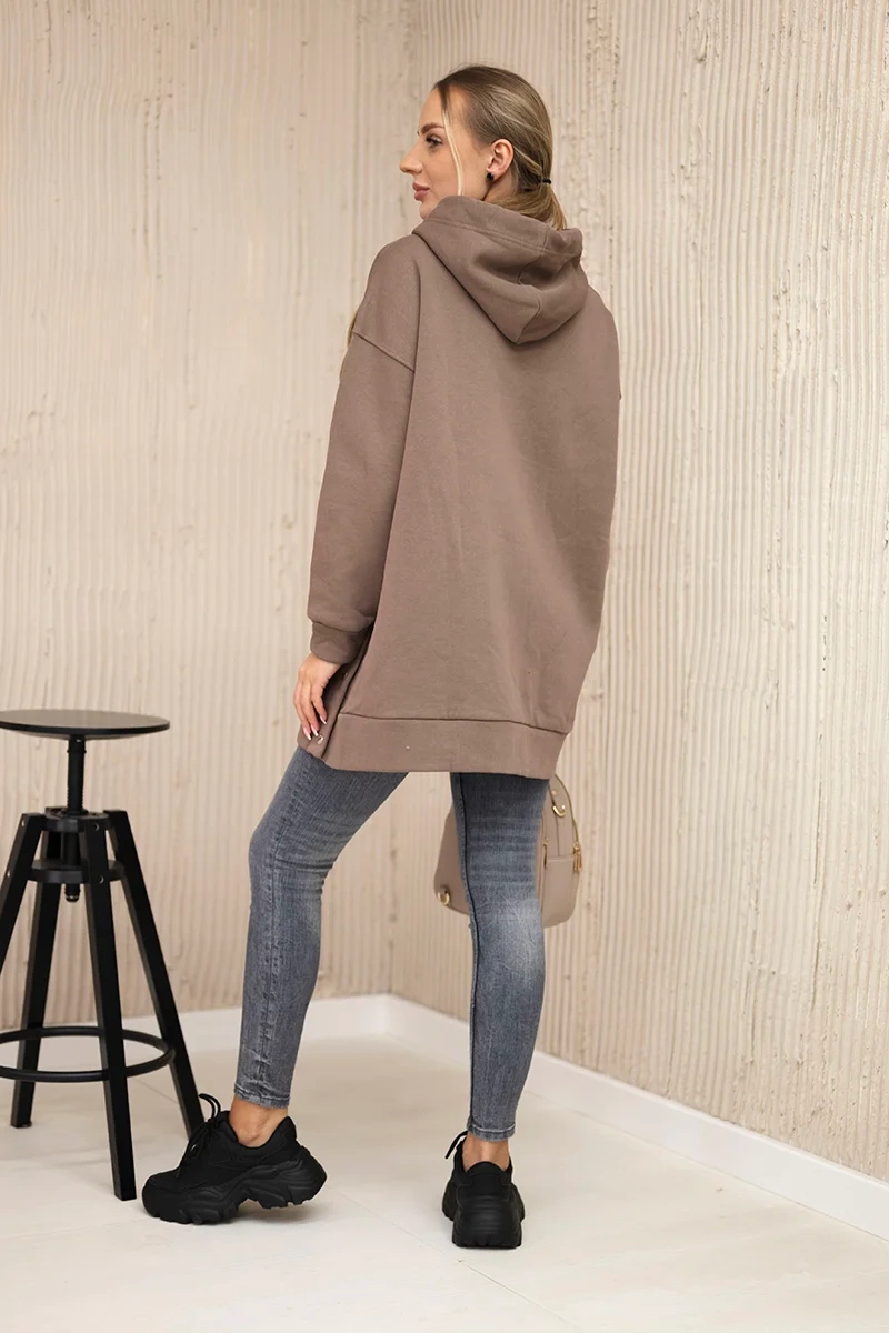 Insulated sweatshirt with mocha press studs