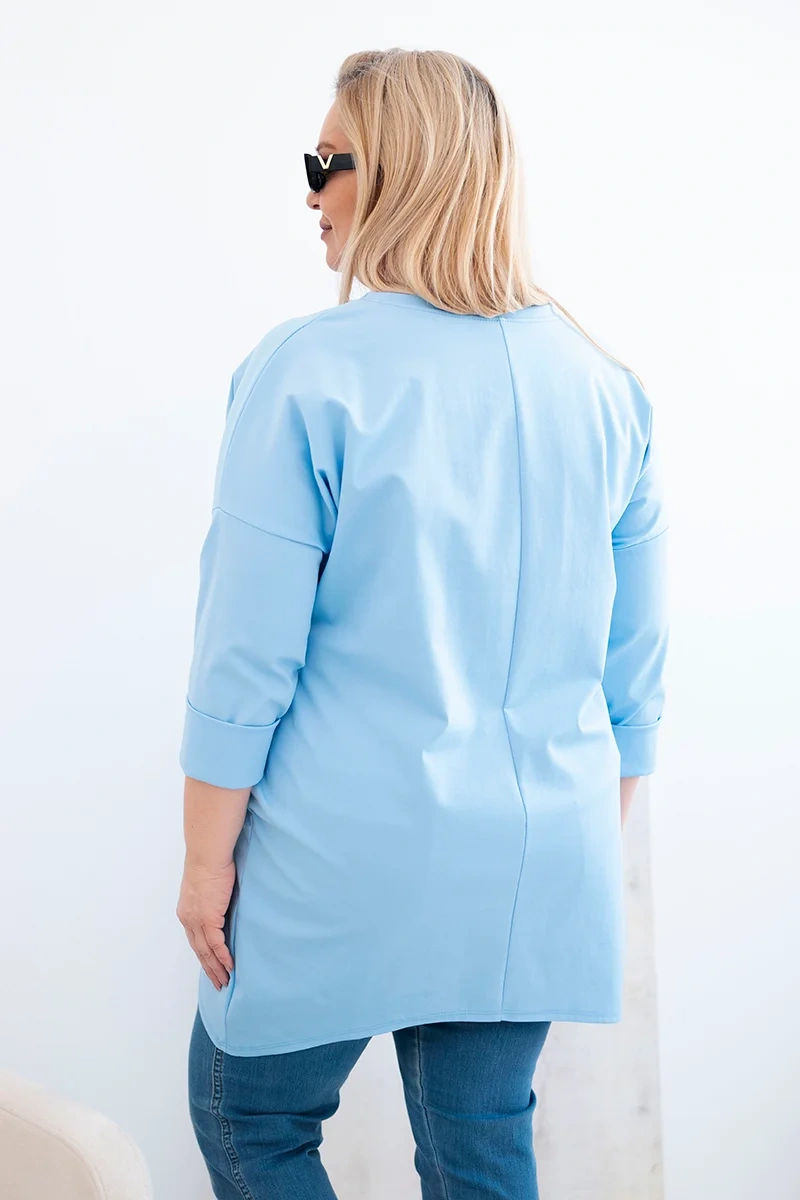 Plus size dámska blúzka s dlhším chrbtom modrá