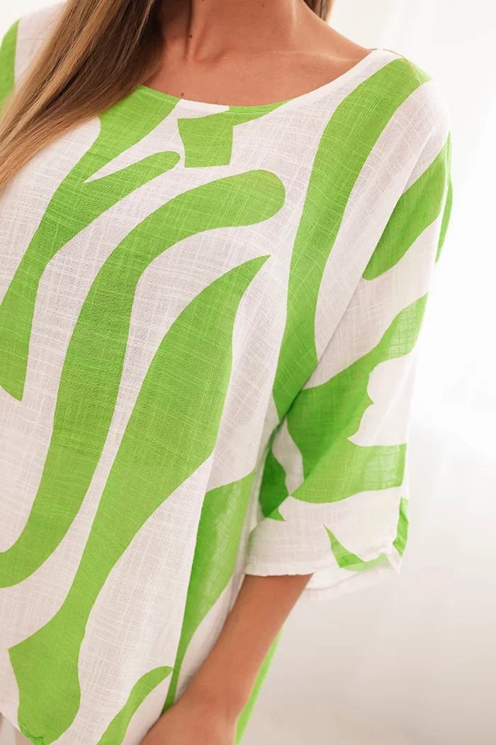 Kesi Włoski Women's cotton blouse in abstract pattern green