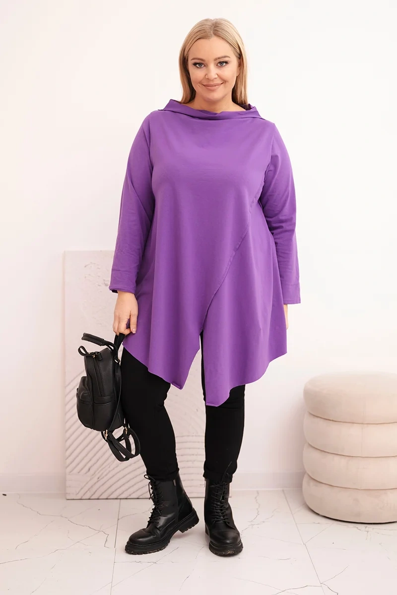 Plus size asymetrická blúzka s ohrnutými rukávmi