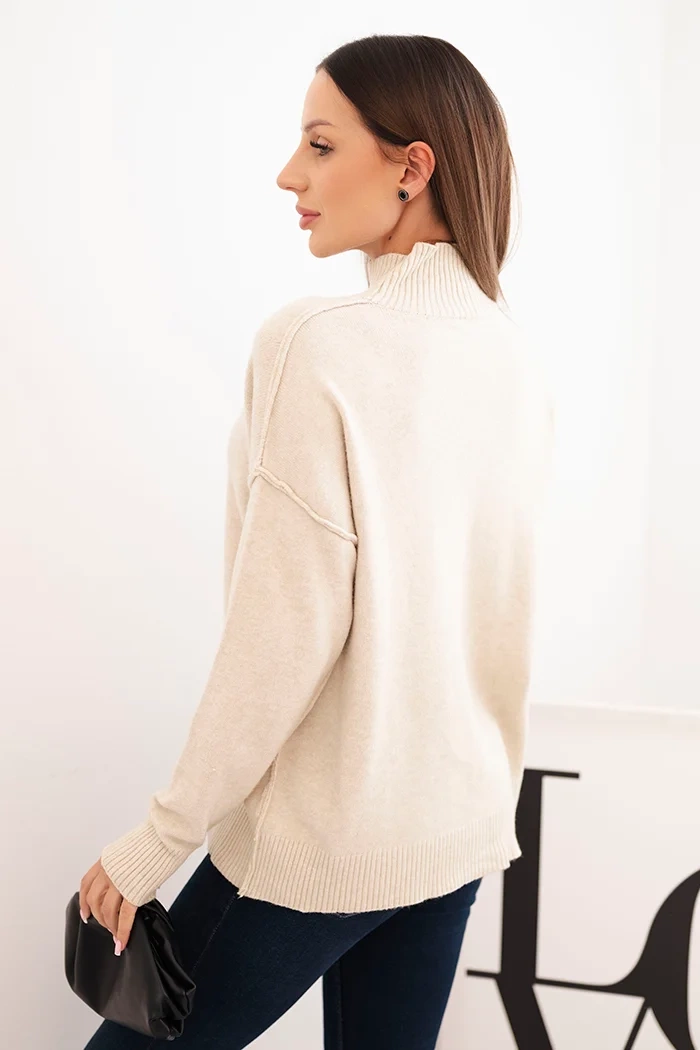 Kesi Włoski Women's viscose sweater with a ribbed turtleneck and loose fit beige