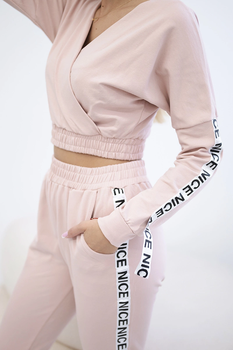 Set with decorative stripes in dark powder pink