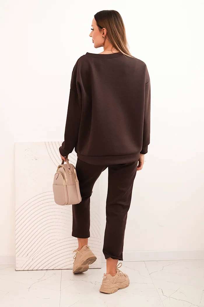 Kesi Włoski Women's tracksuit set made of viscose with a quilted sweatshirt and pants brown