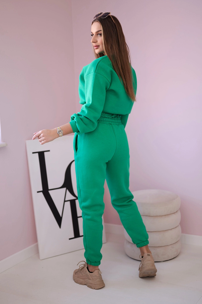Insulated set with a short sweatshirt in green color