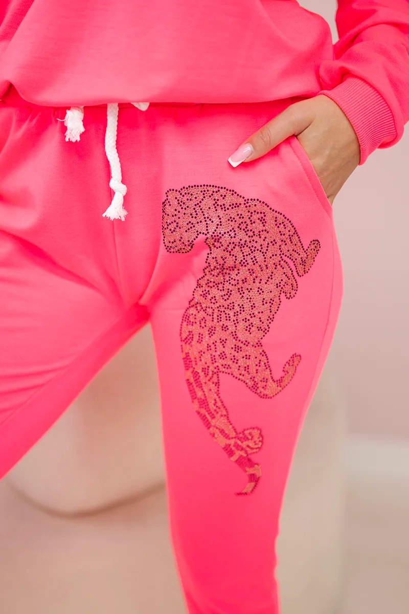 Set with zircon panther pink neon