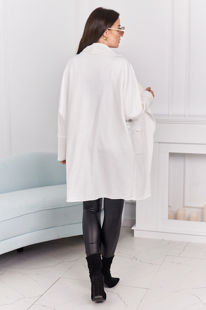 Cape with ecru pockets