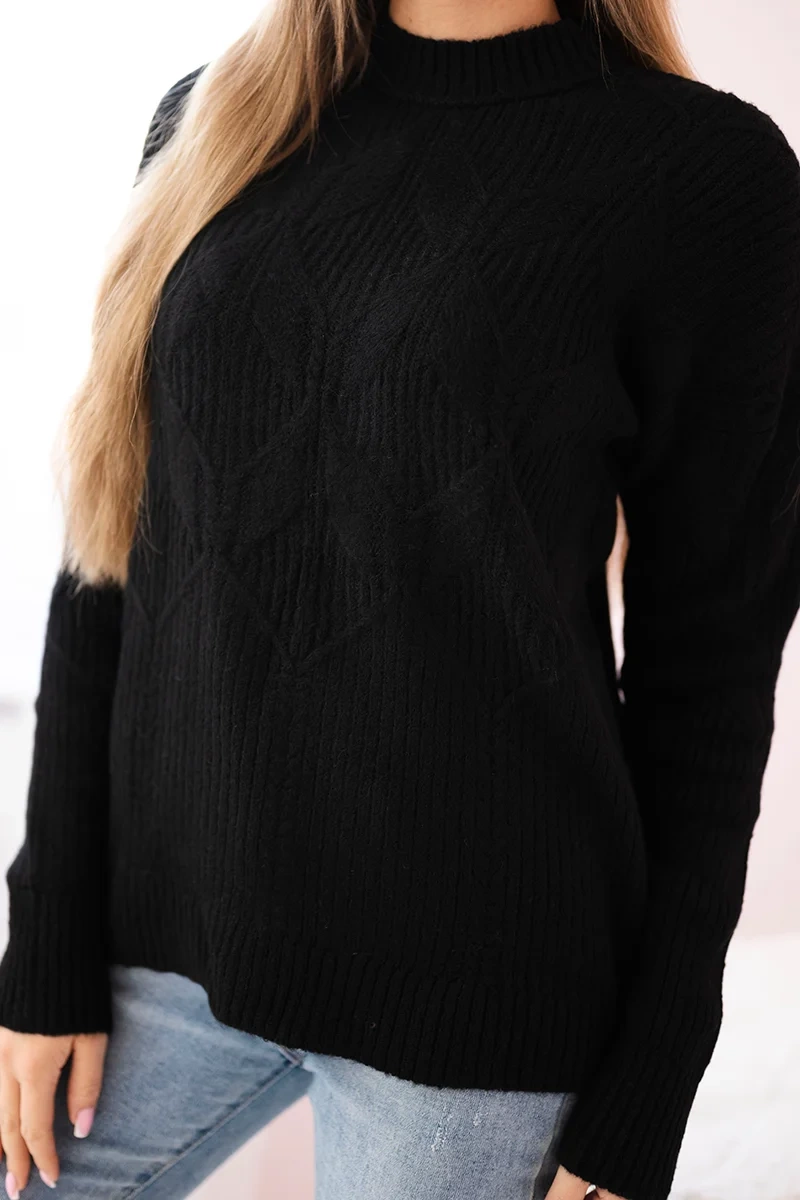Pullover sweater with fashionable black weave