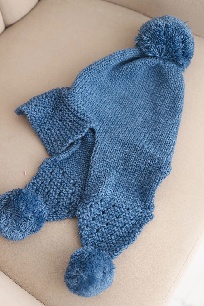 Kesi Women's winter cap with wool, brim and pom poms K475, denim