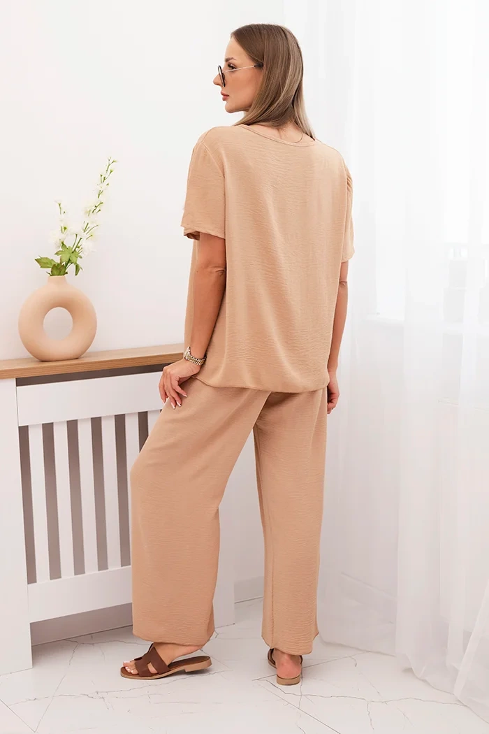 Kesi Włoski Women&#039;s set with a loose blouse and wide pants camel