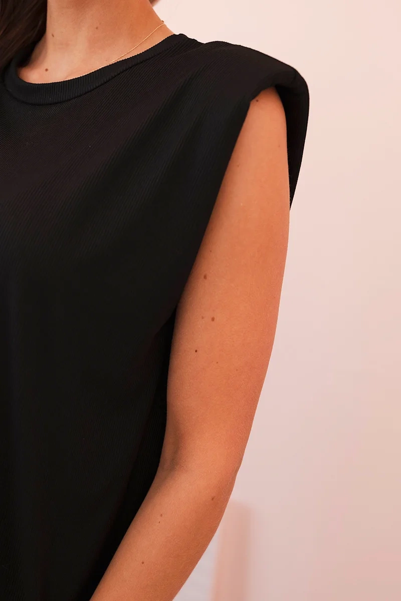 Kesi Włoski Women&#039;s set made of viscose with no sleeves and straight trousers black