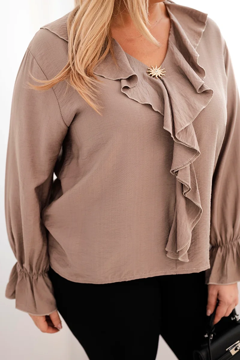 Plus size viskózová blúzka s volánmi