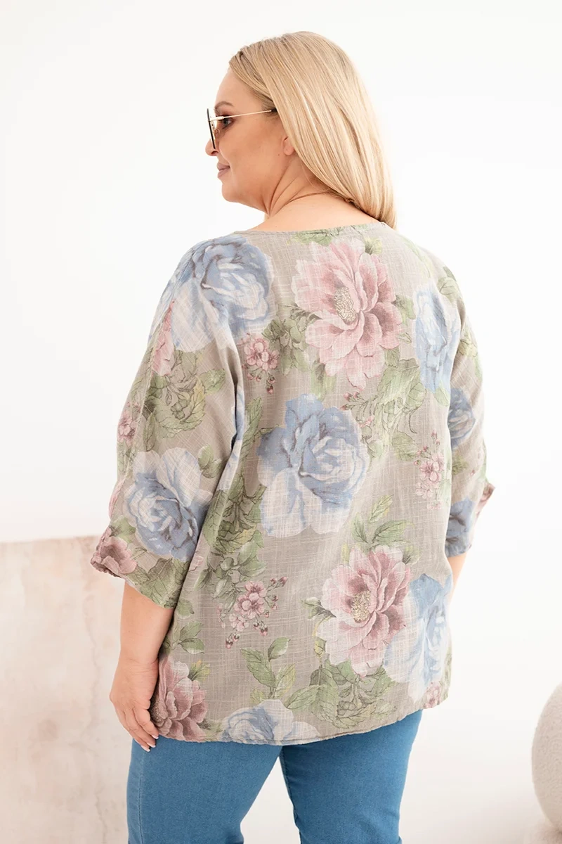 Dámska blúzka Kesi plus-size s krátkymi rukávmi a kvetinovým vzorom