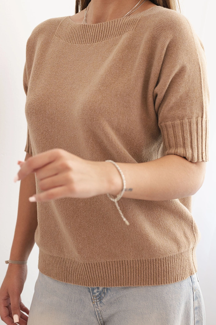 Kesi Włoski Women's viscose short-sleeve sweater camel