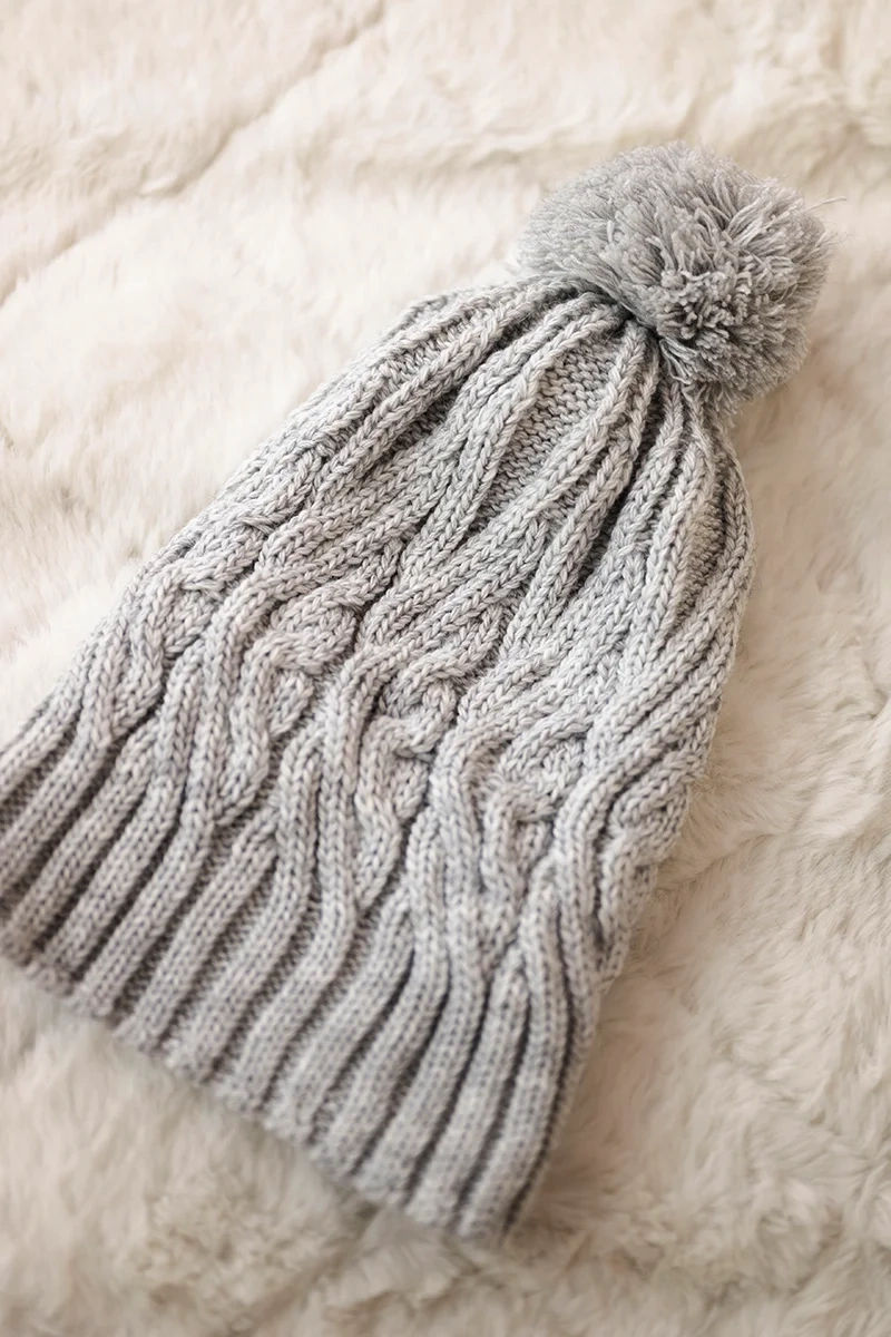 Kesi Cap with fleece Paulina K227 light gray