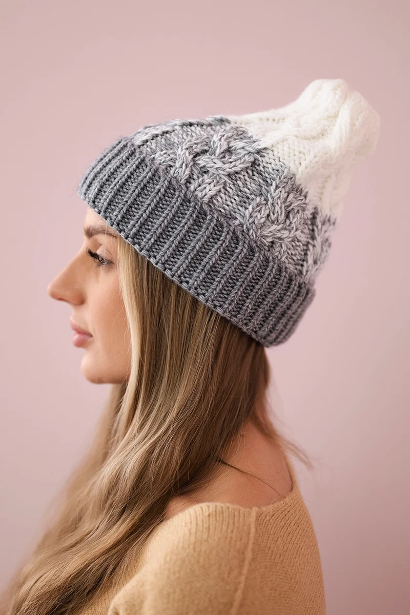 Women&#039;s cap Samara K346 gray+white