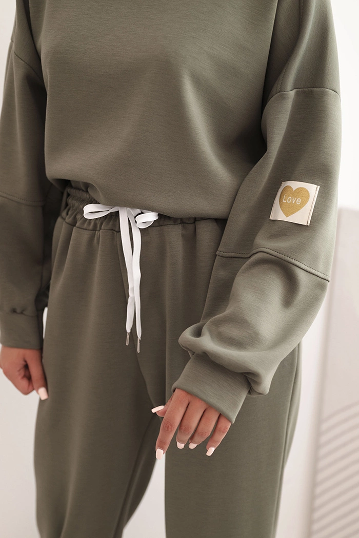 Kesi Włoski Ladies&#039; butter set with a loose sweatshirt and pants with the inscription LOVE khaki