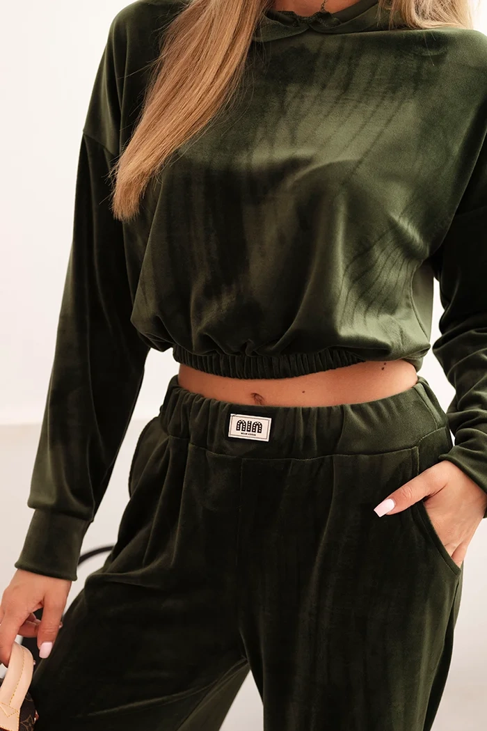 Kesi Włoski Women&#039;s velour tracksuit with wide legs and a hoodie khaki