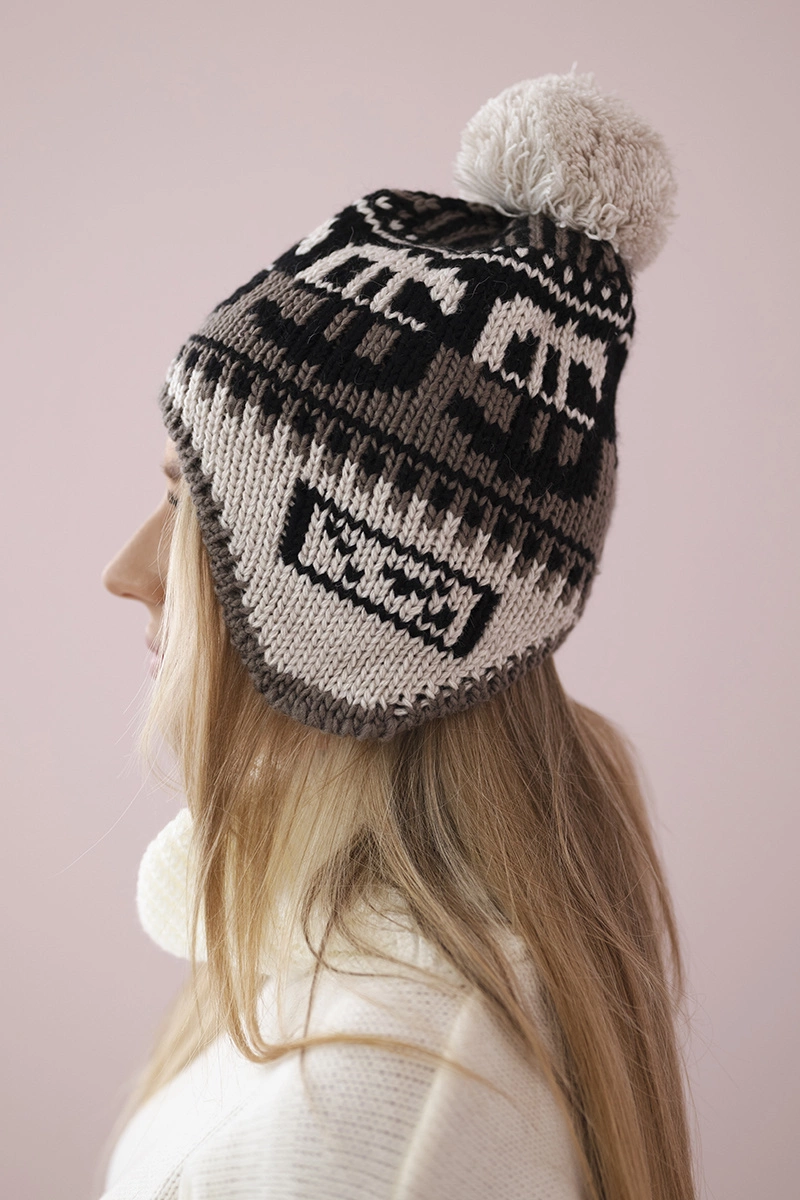 Kesi Cap with a pompom Rosa K368 black+mocca+beige
